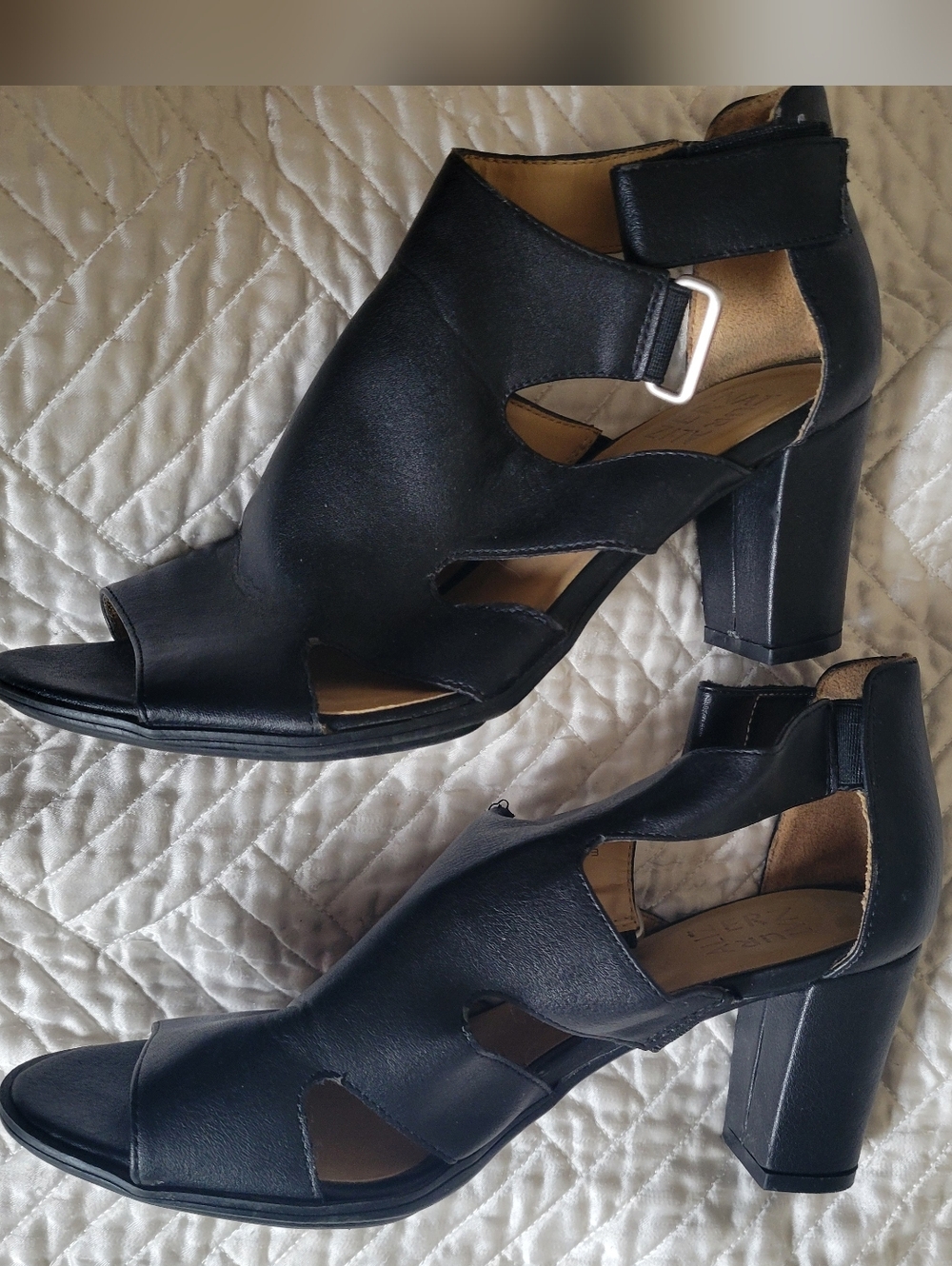 Naturalizer Black Leather Cutout Block Heel Sandals Comfort Chic Size 8 - Picture 3 of 7